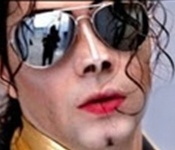 Michael Jackson "reviu" al Centre Cultural
