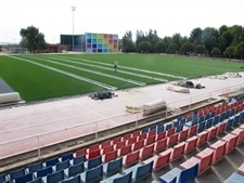 Instal·lació de gespa artificial al camp de futbol del Poliesportiu Municipal