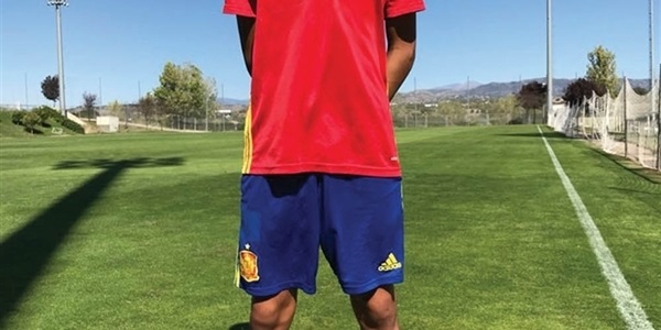 El picanyer Rubén Iranzo ja vesteix la samarreta de la selecció espanyola