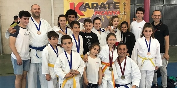 Més medalles per al karate picanyer