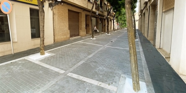 El carrer Salvador Martínez es modernitza